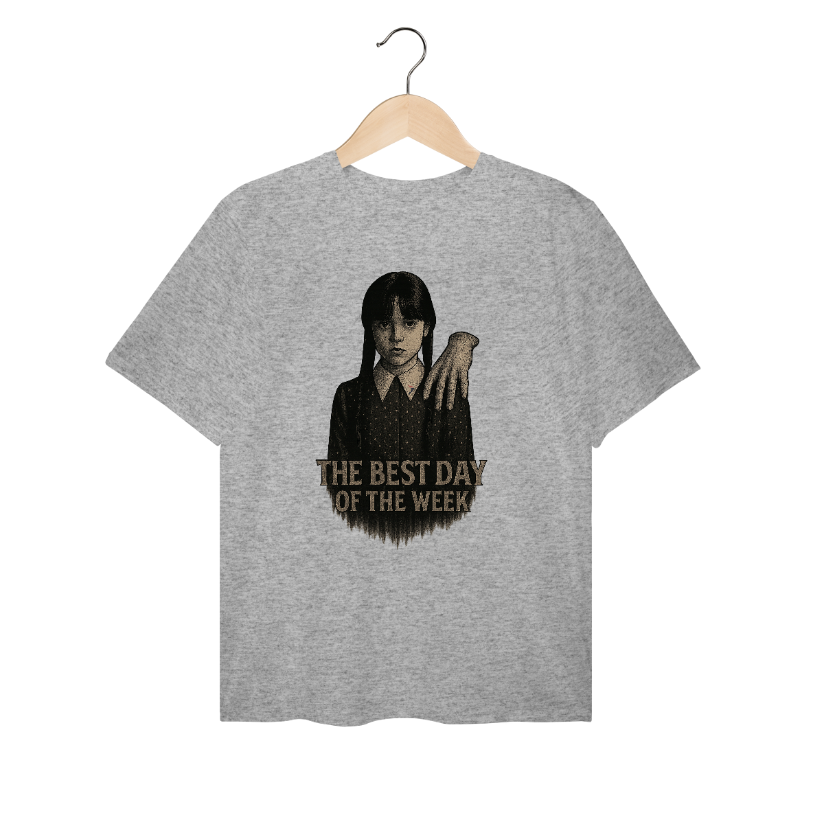 Camiseta Plus Size Wandinha Modelo 1 - The Best Day of the Week